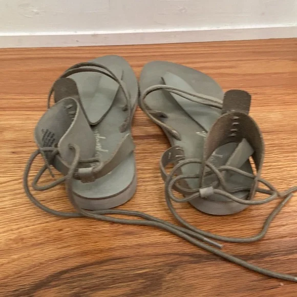 Free People Vacation Day Wrap Sandals Light Grey Leather Size 37 EU 7 US - Picture 3 of 13